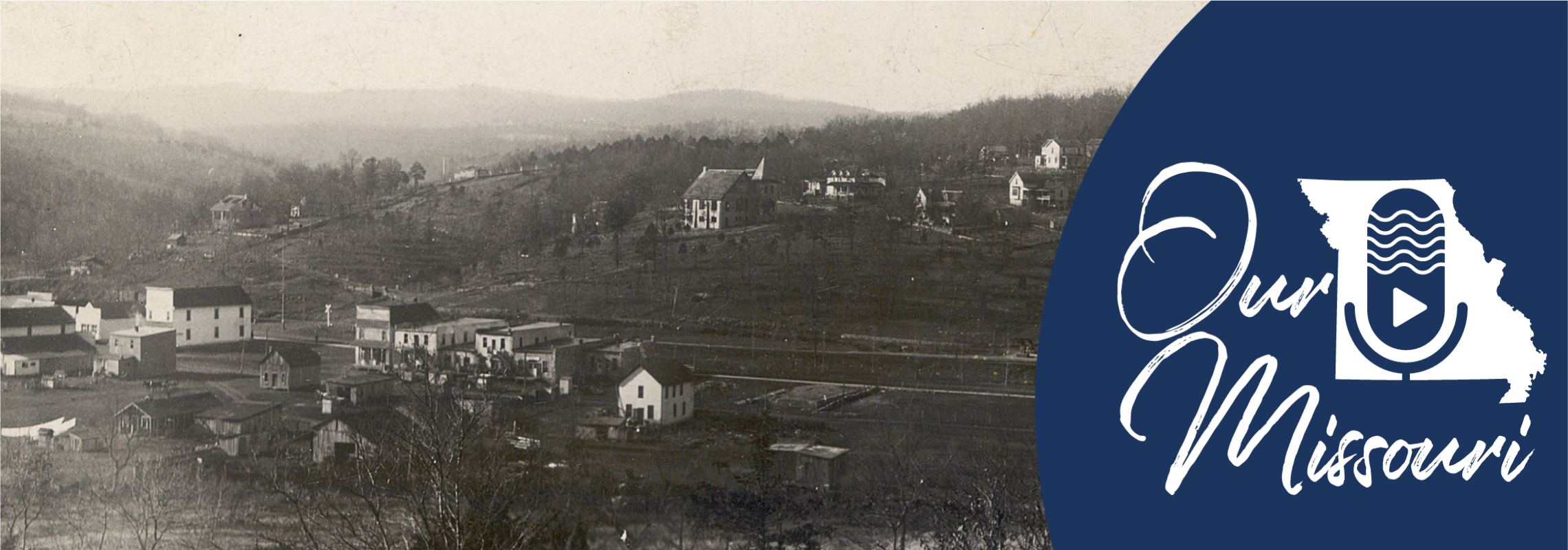 View of town looking east, Hollister, 1916. [Missouri Postcard Collection, P0032-004065-1]
