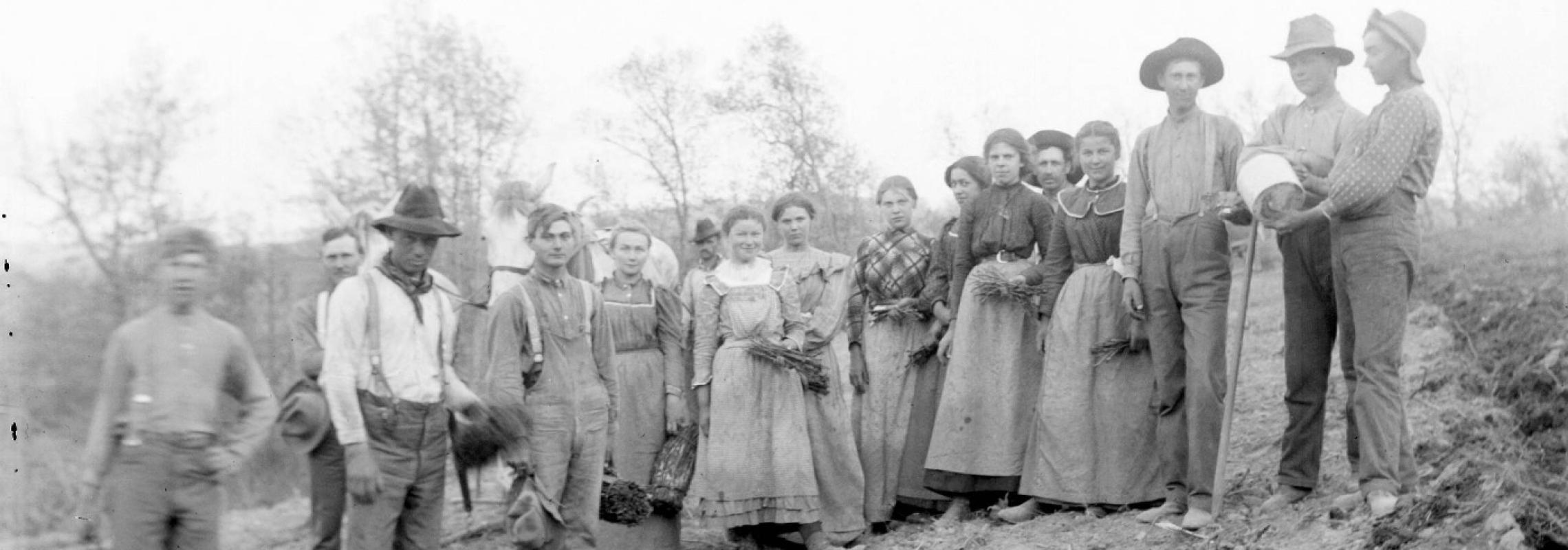 Men and women at a Hermann vineyard, 1800s