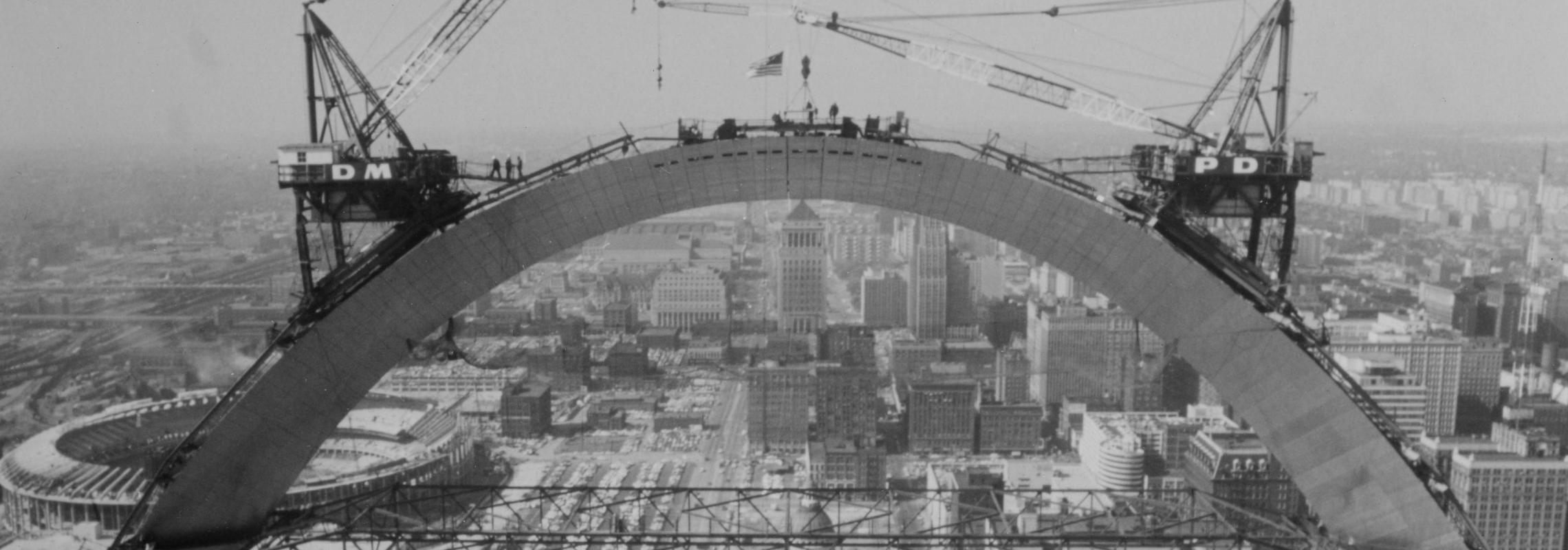 St Louis Arch construction
