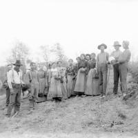 Men and women at a Hermann vineyard, 1800s